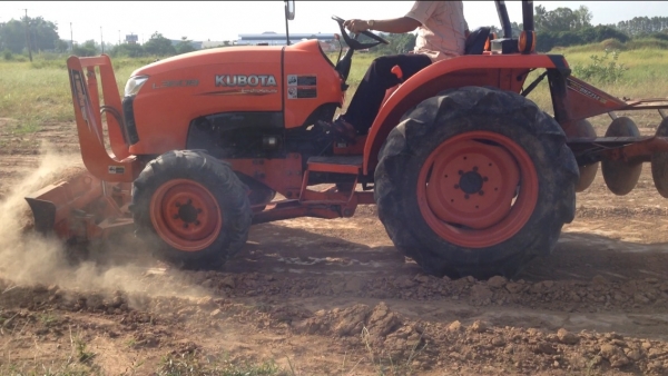 รถไถ KUBOTA L3608 (ราคา278,000บาท) มีภาพวีดีโอ สภาพพร้อมใช้งานรถสวยสภาพเดิมๆ พร้อมอุปกรณ์ 2 รายการ ผ