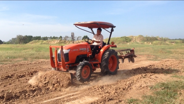 รถไถ KUBOTA L3608 (ราคา278,000บาท) มีภาพวีดีโอ สภาพพร้อมใช้งานรถสวยสภาพเดิมๆ พร้อมอุปกรณ์ 2 รายการ ผ