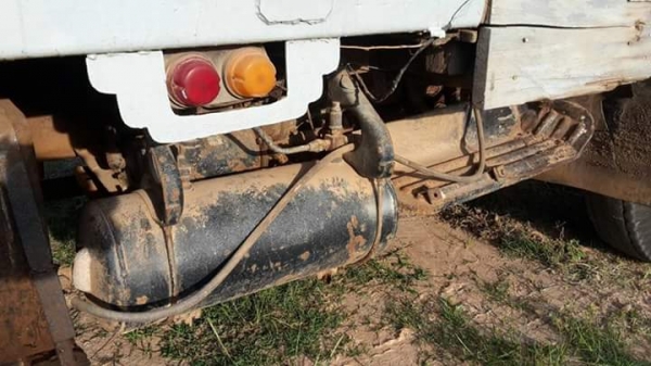 ขาย350000บาทรถเทเลอร์10ล้อเครื่อง180แรง2เพลาใหญ่ เอกสารพร้อมโอน