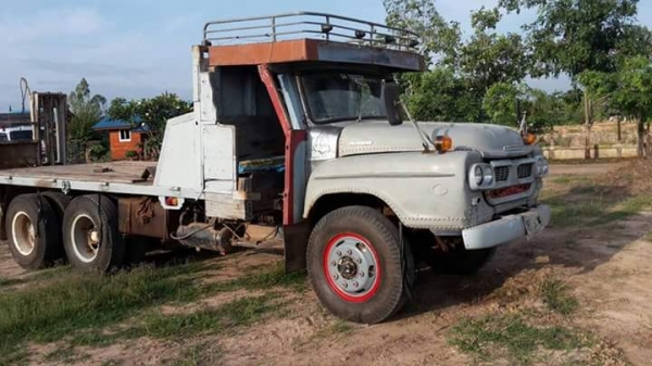 ขาย350000บาทรถเทเลอร์10ล้อเครื่อง180แรง2เพลาใหญ่ เอกสารพร้อมโอน