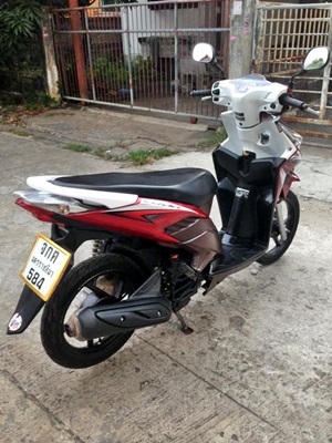 คลิกไอ ไมล์ขาว ตัวท๊อป ปลายปี 54 คลิกไอ ไมล์ขาว ตัวท๊อป ปลายปี 54