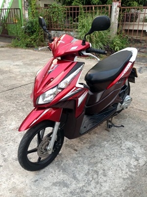 คลิกไอ ไมล์ขาว ตัวท๊อป ปลายปี 54 คลิกไอ ไมล์ขาว ตัวท๊อป ปลายปี 54