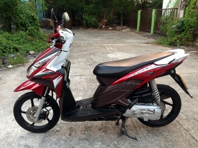 คลิกไอ ไมล์ขาว ตัวท๊อป ปลายปี 54 คลิกไอ ไมล์ขาว ตัวท๊อป ปลายปี 54