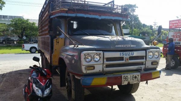 รถสิบหัวยาว isuzu เครื่อง 6BD1 ปั้มลม ช่วงล่างเดิมๆ รถพร้อมใช้งาน เล่มทะเบียนชุดโอนครบ เครื่องดีไม่มีไอ คันชีสวย หัวสวย กะบะแข็งแรง