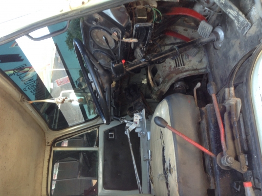 รถบรรทุกหกล้อ เครื่อง DQ100.  Km500.  Hino