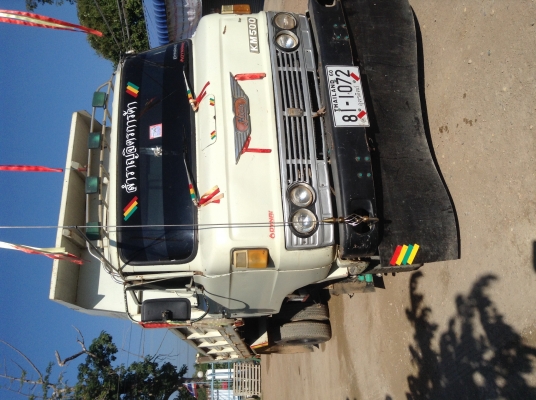 รถบรรทุกหกล้อ เครื่อง DQ100.  Km500.  Hino