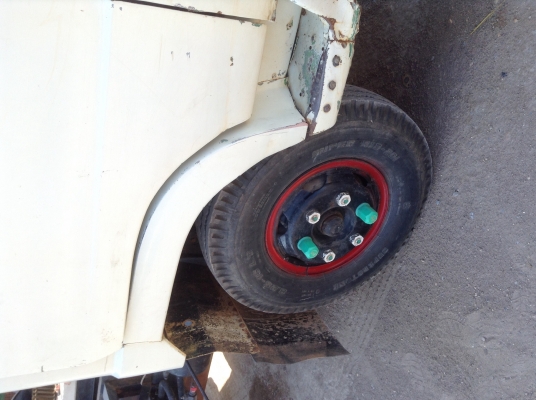 รถบรรทุกหกล้อ เครื่อง DQ100.  Km500.  Hino