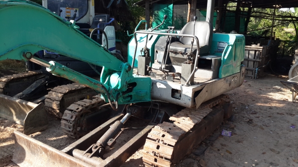 ขายด่วน kobelco 032 และ Mitsubishi MM40SR-3