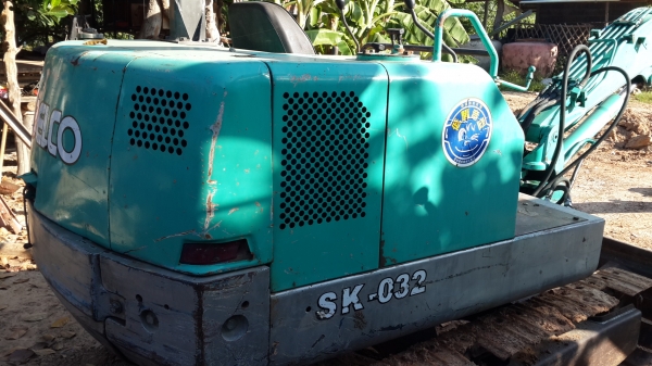 ขายด่วน kobelco 032 และ Mitsubishi MM40SR-3