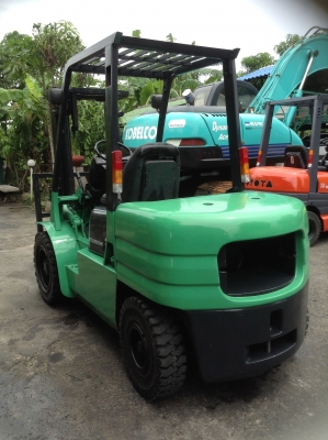 +++ ขายโฟล์คลิฟท์  MITSUBISHI  FD30  ขนาด  3  ตัน  เครื่องยนต์ดีเซล  เสา  3  เมตร  เกียร์ธรรมดา  งา 1,070  มม.  ยางตันหลังใหม่ครับ