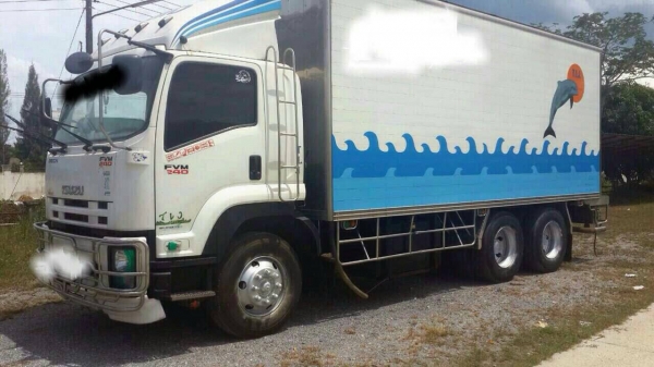 ขาย 10 ล้อ อีซูซุ 240 แรง ตู้เปียก ปี 54 ยาว 6.5 ม.วิ่ง 1xx,xxx  สภาพดี สนใจติดต่อได้ที่  081-9420141  ,  081-5715326