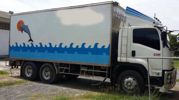 ขาย 10 ล้อ อีซูซุ 240 แรง ตู้เปียก ปี 54 ยาว 6.5 ม.วิ่ง 1xx,xxx สภาพดี สนใจติดต่อได้ที่ 081-9420141 , 081-5715326 ขาย 10 ล้อ อีซูซุ 240 แรง ตู้เปียก ปี 54 ยาว 6.5 ม.วิ่ง 1xx,xxx สภาพดี สนใจติดต่อได้ที่ 081-9420141 , 081-5715326