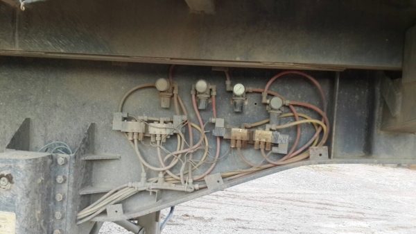 ขายหางเซมิดั้ม 3 เพลา อู่.สามมิตร ปี.51 ปรายปี ยาว.9.00 ม. สวยครับราคา.550000 สนใจโทรจองด่วน