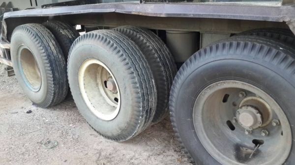 ขายหางเซมิดั้ม 3 เพลา อู่.สามมิตร ปี.51 ปรายปี ยาว.9.00 ม. สวยครับราคา.550000 สนใจโทรจองด่วน