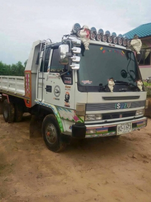 ขายดั้มร็อกกี้195แรง พ.เพาเวอร์ เบรกทิฟฟี่ ภายในสวย แอร์เย็น สภาพพร้อมใช้งาน เอกสารพร้อมโอน สนใจโทร 090-8588220คุณนะ 093-3258446คุณบิว หรือเข้าดูสินค้าอื่นๆได้ที่ www.truck.in.th/498 หรือเพจFacebook ณรงค์ ซื้อขายรถมือสอง (เว็บไซต์ส่วนตัว) หรือFacebook ตลา