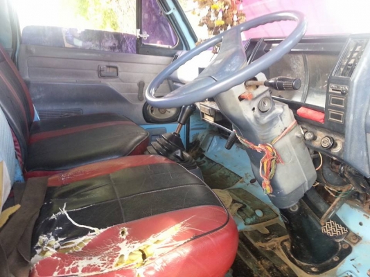 ขายรถ6ล้อ NKR110แรง ปี37 เครื่องดีแคชซีสวย ยางดี ภายในสวย สภาพพร้อมใช้งาน เอกสารพร้อมโอน สนใจโทร 090-8588220คุณนะ 093-3258446คุณบิว หรือเข้าดูสินค้าอื่นๆได้ที่ www.truck.in.th/498 หรือเพจFacebook ณรงค์ ซื้อขายรถมือสอง (เว็บไซต์ส่วนตัว) หรือFacebook ตลาดรถ