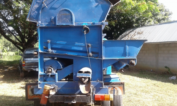 หกล้อ อีซูซุ TL85 ช่วงสั้น ตู้นวดข้าวเกษตรพัฒนา5ฟุต พร้อมใช้ เล่มทะเบียนชุดโอนมีครบ