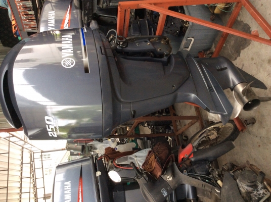 ขายเครื่องยนต์ติดท้ายเรือyamahaf250g