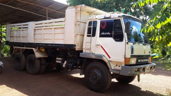 ขายดั้ม2เพลา FN527M-TD เครื่อง195แรง เบรกใหญ่ โลฮาย10สปีด สภาพพร้อมใช้งาน เอกสารพร้อมโอน สนใจโทร 090-8588220คุณนะ 093-3258446คุณบิว หรือเข้าดูสินค้าอื่นๆได้ที่ www.truck.in.th/498 หรือเพจFacebook ณรงค์ ซื้อขายรถมือสอง (เว็บไซต์ส่วนตัว) หรือFacebook ตลาดรถ