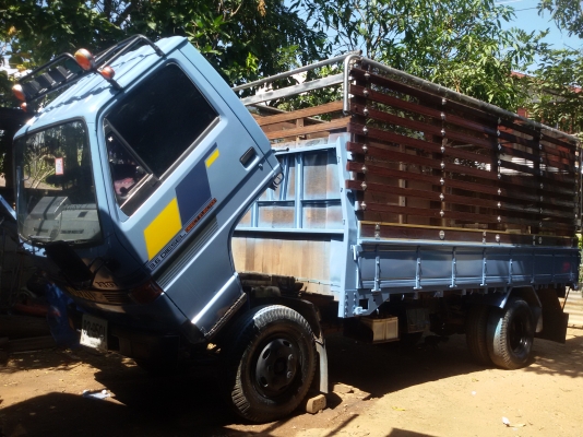 ขาย 6 ล้อ ISUZU NKR110 แรงม้า รถห้างแท้ๆสวยมากๆ((ลูกค้าอ.บัวใหญ่ โคราชซื้อเงินสดนำรถกลับถึงบ้านเรียบร้อยแล้ว)NKR58LU5M)เพอร์เฟ็กทั้งคัน เกียร์สั้นแท้จากศูนย์ ดั้มหัวได้ เครื่องแน่นมาก แห้ง แรงดีสุดๆ (4BE1ฝาดำ) แซสซีสวยๆเยี่ยมเหมือนรถใหม่ รถวิ่งดีขับขี่ง่า