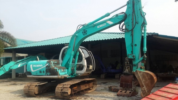 KOBELCO SK 100-2เก่าญี่ปุ่นสวย 4000 กว่าชั่วโมงราคาไม่แพง KOBELCO SK 100-2เก่าญี่ปุ่นสวย 4000 กว่าชั่วโมงราคาไม่แพง