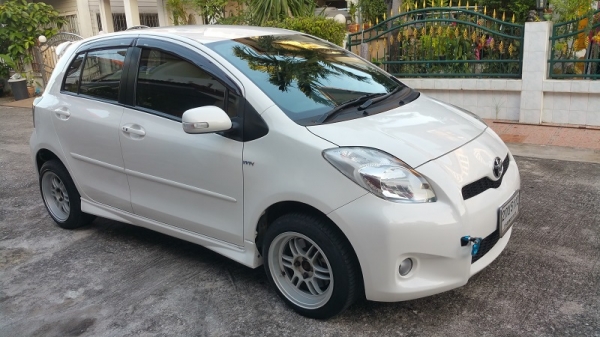 ขายโตโยต้า ยาริส ตัวTOP S limited ปุ่มสตาร์ท เครื่อง1.5 เกียร์ออโต้ พวงมาลัยมัลติฟังชั่น