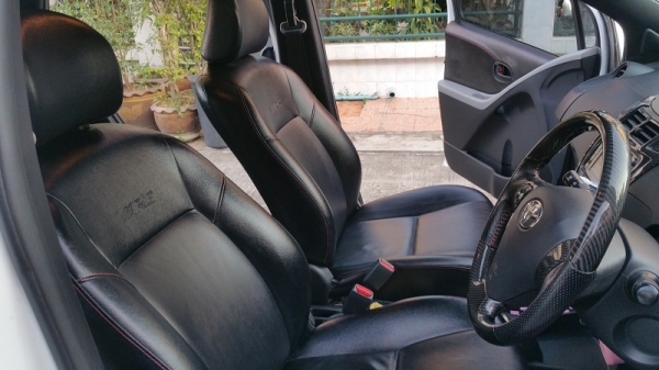 ขายโตโยต้า ยาริส ตัวTOP S limited ปุ่มสตาร์ท เครื่อง1.5 เกียร์ออโต้ พวงมาลัยมัลติฟังชั่น