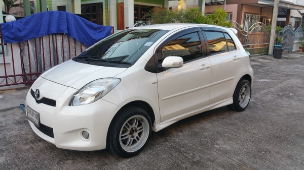 ขายโตโยต้า ยาริส ตัวTOP S limited ปุ่มสตาร์ท เครื่อง1.5 เกียร์ออโต้ พวงมาลัยมัลติฟังชั่น