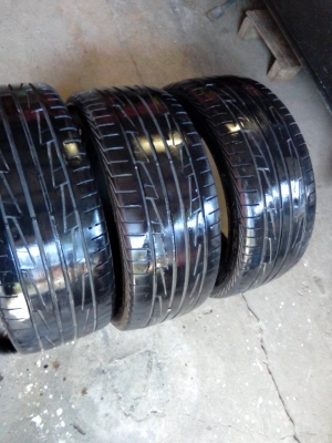 ขายยาง195 50 15 กู๊ดเยียร์มี3เส้นๆละ450บาท