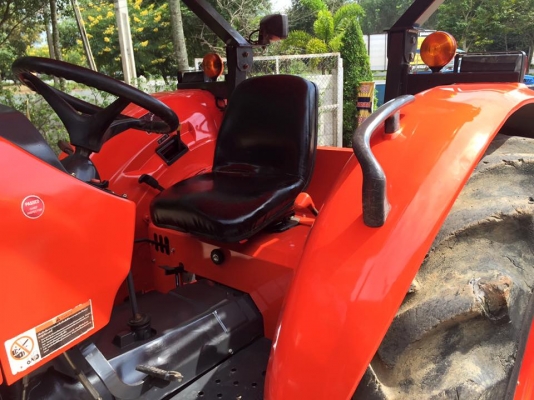 ขายรถไถ Kubota M6040SU (4WD) พร้อมดันหน้า ผานบุกเบิกช้าง รถสวย เครื่องดี พร้อมใช้งานครับ