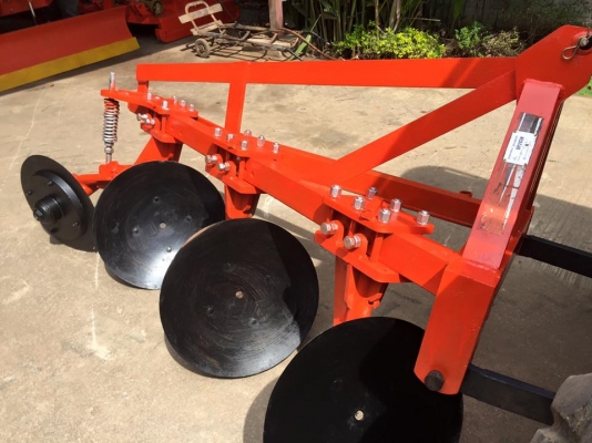 ขายรถไถ Kubota M6040SU (4WD) พร้อมดันหน้า ผานบุกเบิกช้าง รถสวย เครื่องดี พร้อมใช้งานครับ