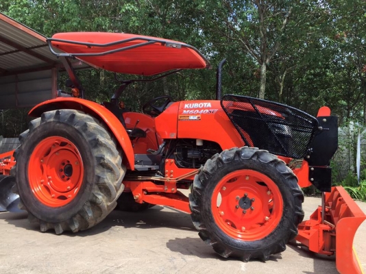 ขายรถไถ Kubota M6040SU (4WD) พร้อมดันหน้า ผานบุกเบิกช้าง รถสวย เครื่องดี พร้อมใช้งานครับ