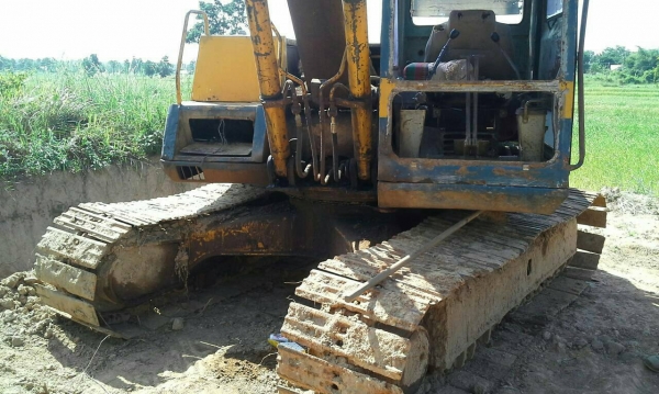 KOMATSU 100-3 รถขายตามสภาพต้องเช็คปั้ม เครื่องดี ช่วงล่างพอใช้ คุ้มครับ