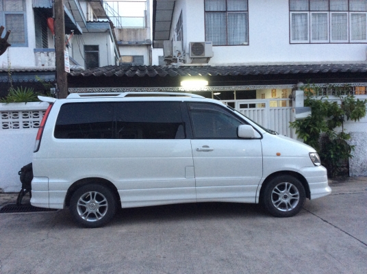 2011 toyota noah 2.0 พร้อมแก็สถังโดนัท รถหรูนำเข้า 2011 toyota noah 2.0 พร้อมแก็สถังโดนัท รถหรูนำเข้า