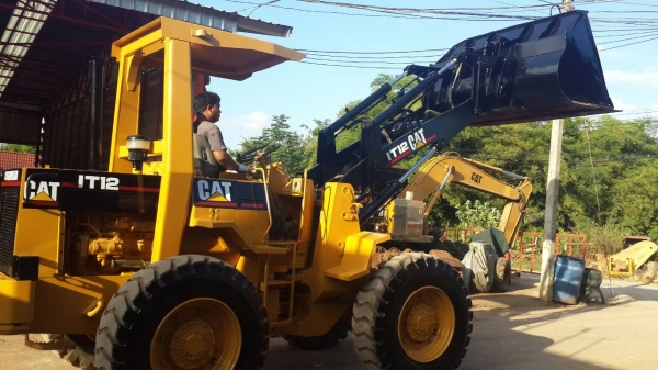 ขายรถตัก CAT IT12 สภาพสวย พร้อมใช้ พร้อมลุย