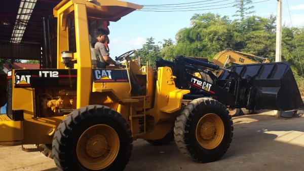 ขายรถตัก CAT IT12 สภาพสวย พร้อมใช้ พร้อมลุย