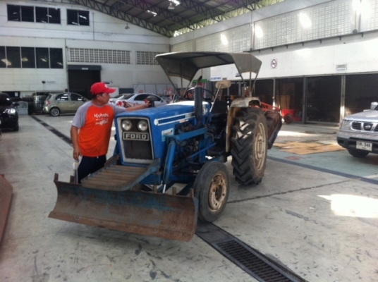 ขายด่วนรถFord2080มือ2+ดันหน้า