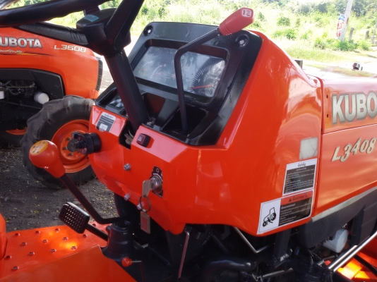ปัญญาแทรคเตอร์..จัดมาให้ครับ ด่วน!!!คูโบต้า L3408  พร้อมใบมีดคานล่าง(ใหม่..สยามแทรคเตอร์)และโรตาลี่1.6ม. เล่มทะเบียนพร้อม จัดส่ง อ.เกาะคา จ.ลำปาง