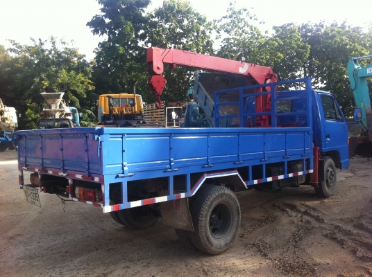 Isuzu NKR 110 เทรน Unic 2 ชัก 3 ท่อน ยางใหม่ 6 เส้น สภาพพร้อมใช้