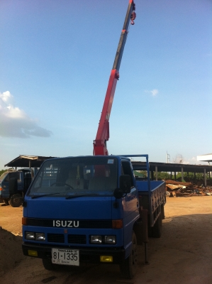 Isuzu NKR 110 เทรน Unic 2 ชัก 3 ท่อน ยางใหม่ 6 เส้น สภาพพร้อมใช้