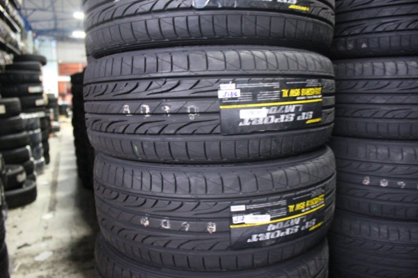 ยาง DUNLOP LM704 225/45E18 เส้นละ 4,000 บาท
