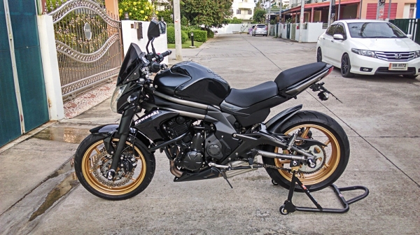 ขาย Kawasaki er6n ปี2012 สภาพสวยมีของแต่งพร้อมใช้ครับ