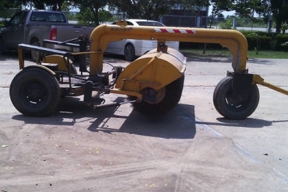 รถไม้กวาดถนน แบบใช้รถลาก พร้อมใช้งาน ใบเปลี่ยนใหม่