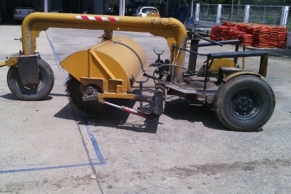 รถไม้กวาดถนน แบบใช้รถลาก พร้อมใช้งาน ใบเปลี่ยนใหม่