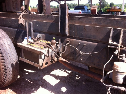 ขาย 10 ล้อ ดั้ม Hino รุ่น F18  2 เพลา  พร้อมใช้งาน แอร์เย็นฉ่ำ พวงมาลัยเพาเวอร์