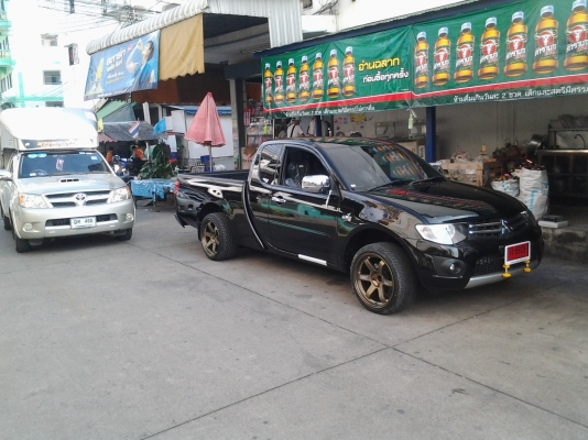 ขายล้อแม็กชิ่ง ขอบ18 5รู พร้อมยาง