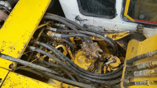 รายรถแบคโฮ Komutsu PC120-5