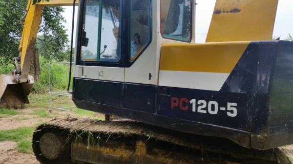 รายรถแบคโฮ Komutsu PC120-5