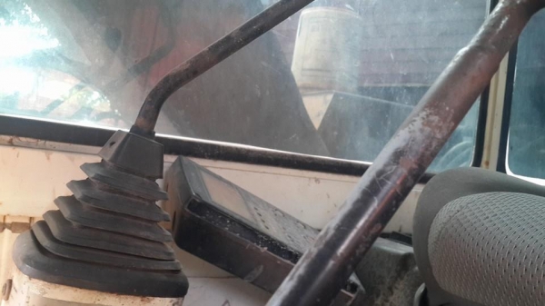 ขายรถแบ็คโค 120-5บูมเดิม เฟรมสวย เครื่องดี ไฟฟ้าตัด เอกสารใบซื้อขาย สภาพพร้อมลงทำงาน บุ้งกี๋2ชุด เอวดี ปั๊มแห้ง ขายรถแบ็คโค 120-5บูมเดิม เฟรมสวย เครื่องดี ไฟฟ้าตัด เอกสารใบซื้อขาย สภาพพร้อมลงทำงาน บุ้งกี๋2ชุด เอวดี ปั๊มแห้ง