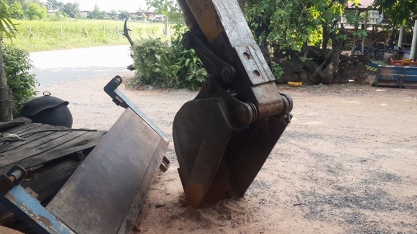 ขายรถแบ็คโค 120-5บูมเดิม เฟรมสวย เครื่องดี ไฟฟ้าตัด เอกสารใบซื้อขาย สภาพพร้อมลงทำงาน บุ้งกี๋2ชุด เอวดี ปั๊มแห้ง ขายรถแบ็คโค 120-5บูมเดิม เฟรมสวย เครื่องดี ไฟฟ้าตัด เอกสารใบซื้อขาย สภาพพร้อมลงทำงาน บุ้งกี๋2ชุด เอวดี ปั๊มแห้ง